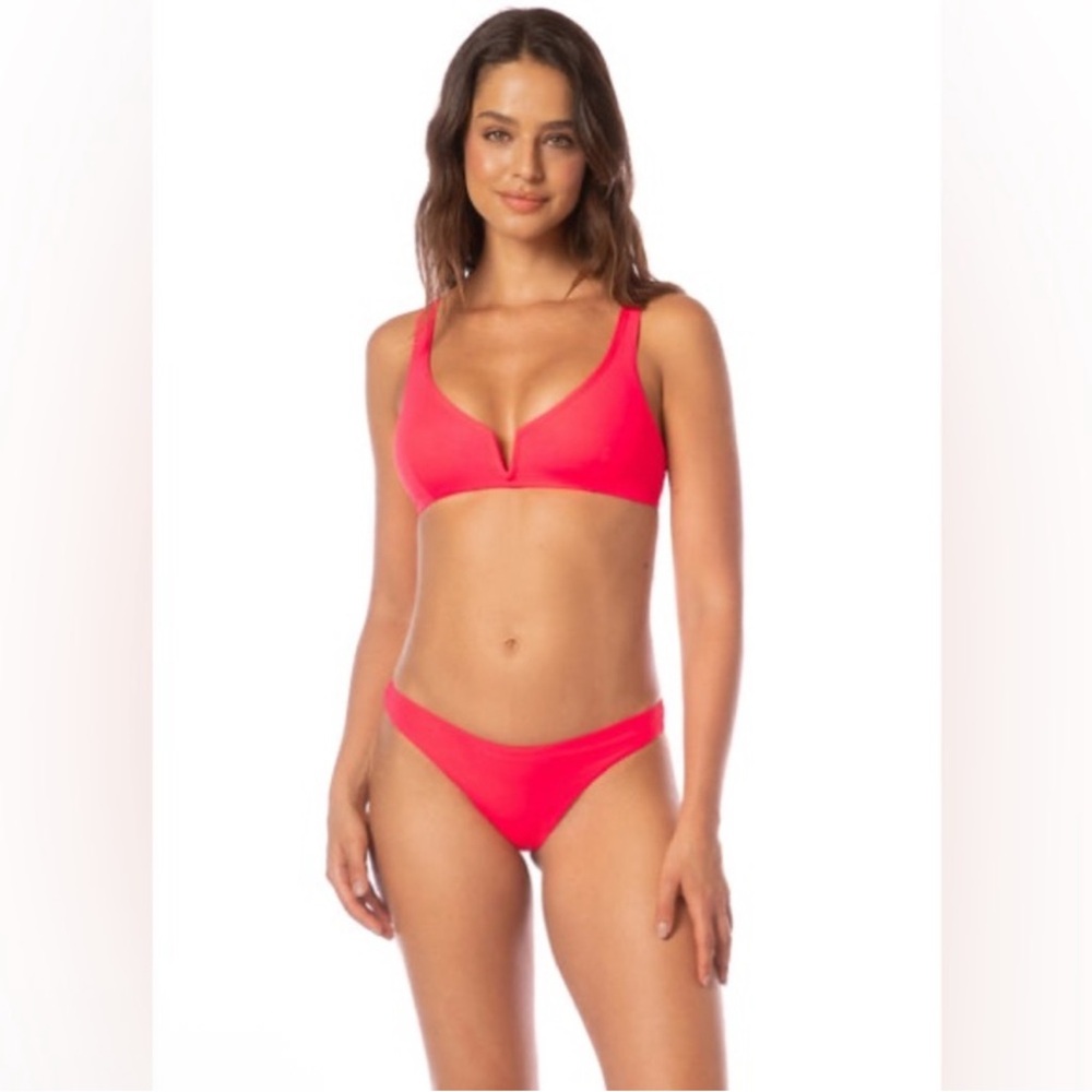 NWT Maaji Coral Crush Victoria V
Wire Bralette Bikini Top - Picture 3 of 9